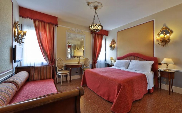 Hotel Arlecchino image 10