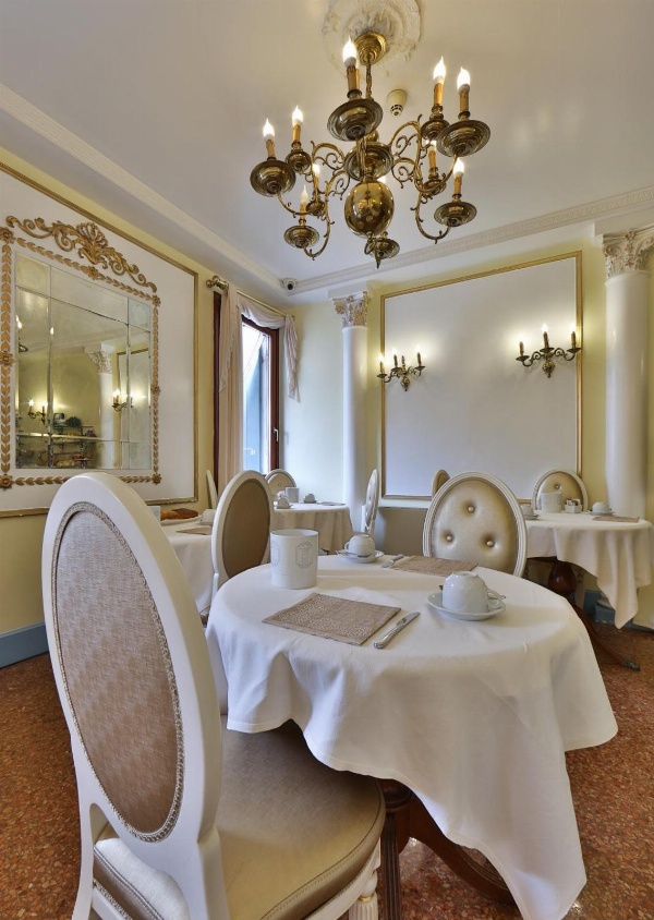 Hotel Arlecchino image 7